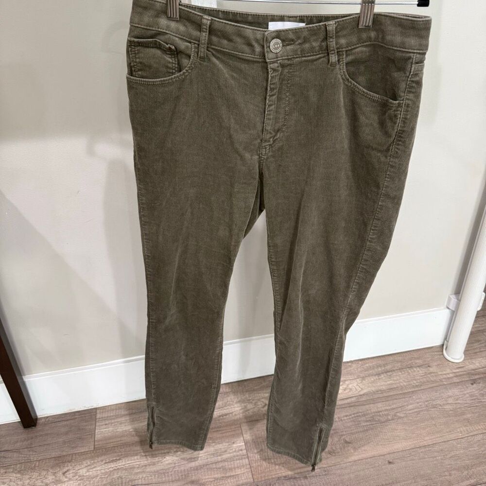 Loft curvy skinny green corduroy WoMen’s pant size 29/8 zipper ankle